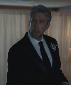 Succession S04 Alan Ruck Black Tuxedo
