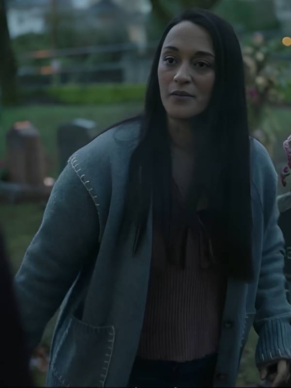 Resident Alien S4 Sara Tomko Gray Cardigan | Contrast Stitch